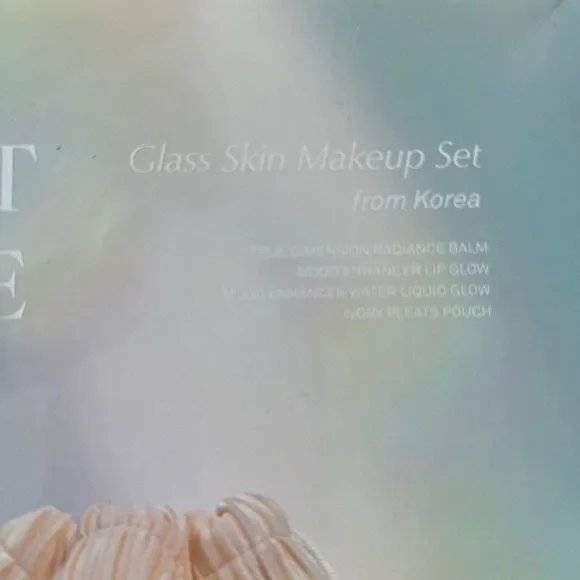 Hince Glass Skin Makeup Gift Set – Radiance Balm + Lip Glow + Pouch new sealed​ - Picture 10 of 11